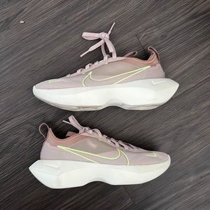 Nike Vista Lite